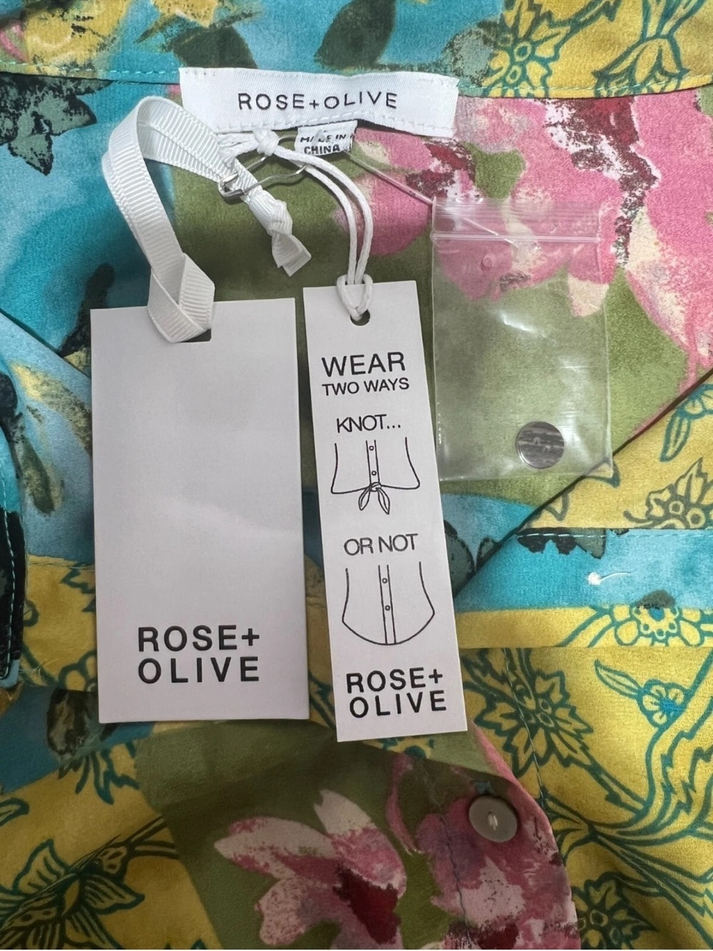 Rose & Olive Pastel Patchwork Boho Floral Collared Button-Up Size Medium NWOT - Picture 8 of 9